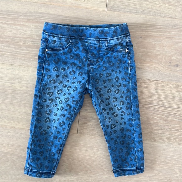 ✨2/$15✨Bluey Pants!! With Bundle of 18mth Toddler Pants - Picture 4 of 9